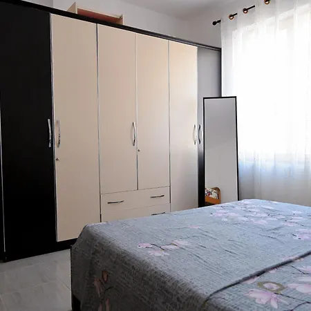 Holidays Apartment *